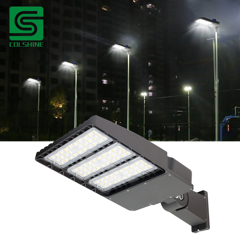 LED Pole Lights for Lighting Your Ourdoor Area