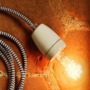 Support de lampe en porcelaine